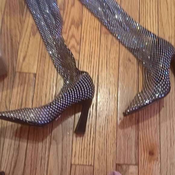 Steve Madden Glittering Black and Silver Heels - Picture 6 of 9